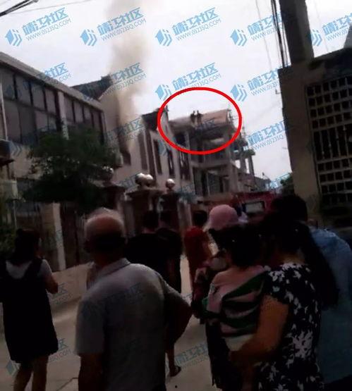 吃瓜群众看着火图片,火光冲天!吃瓜群众目睹惊心动魄现场