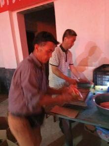 吃瓜群众看美国大戏,揭秘政治风云与民生百态